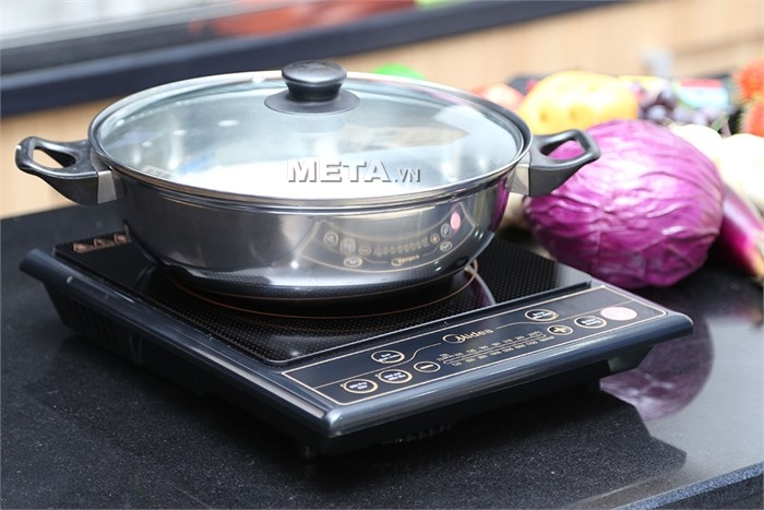 Bếp điện từ Midea MI-SV19EH được tặng kèm nồi lẩu Bếp điện từ Midea MI-SV19EH được tặng kèm nồi lẩu