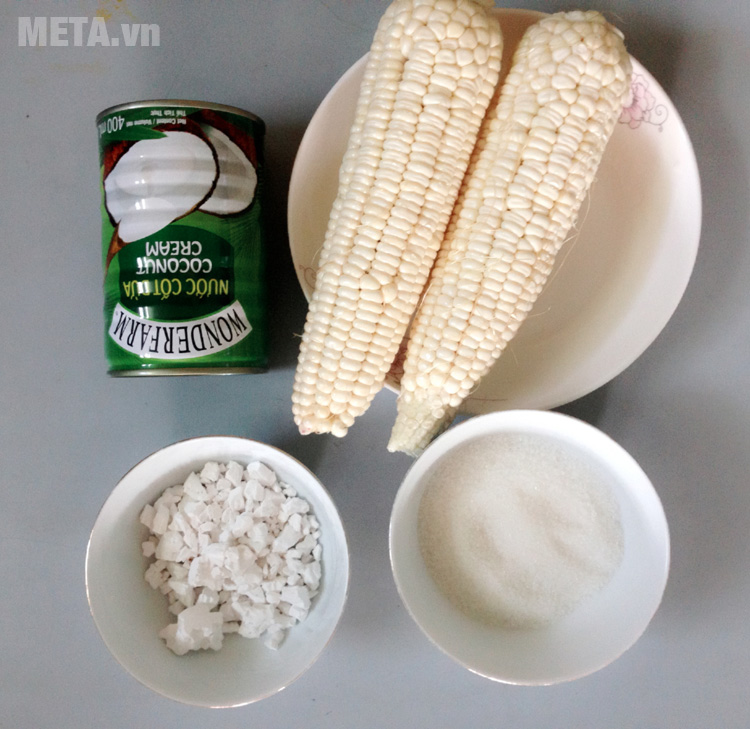 Nguyên liệu chuẩn bị cho món chè ngô nếp Nguyên liệu chuẩn bị cho món chè ngô nếp