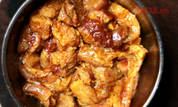 Thịt bò ướp trong 30 phút cho thật ngấm gia vị