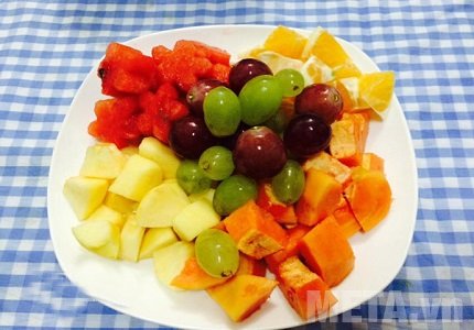 Thái nhỏ hoa quả cho vừa miếng