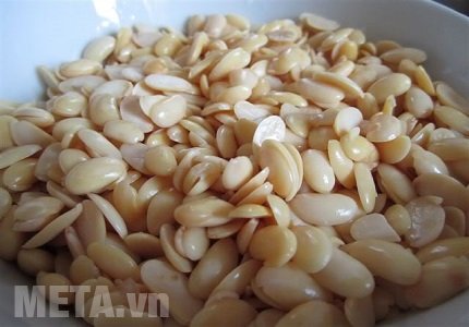 Đậu tương ngâm trong 6 đến 8 tiếng