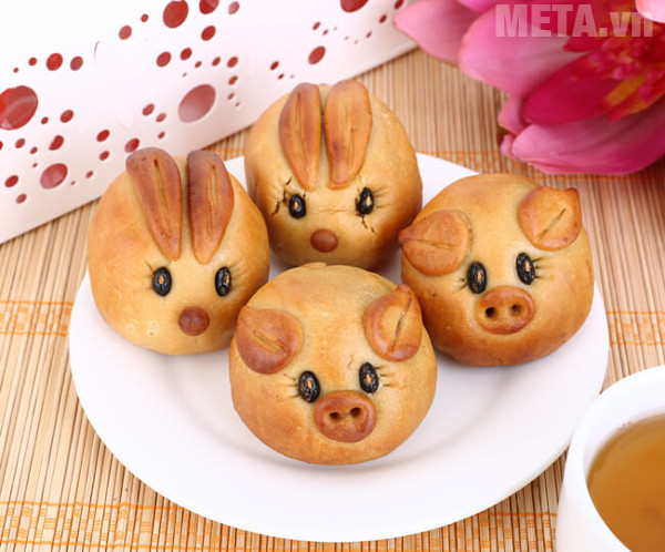 Nướng bánh đạt chuẩn là một bước quan trọng để giúp bánh giữ được lâu hơn Nướng bánh đạt chuẩn là một bước quan trọng để giúp bánh giữ được lâu hơn