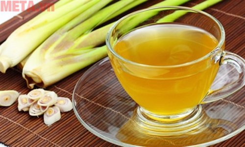 Một ly chanh sả uống 30 phút trước khi ăn sẽ giúp bạn giảm cân