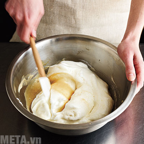 Bạn cần lựa chọn thời gian trộn bột phù hợp với từng loại bánh