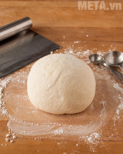 Sau khi trộn bột sau bạn để bột nở và nghỉ 30 phút