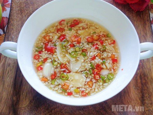 Nước mắm để chấm món cá hấp bia 