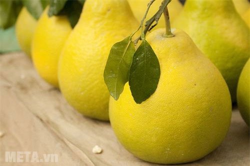 Bưởi Năm Roi cũng nên chọn quả nặng tay, không cần quả quá to