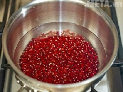 Bạn cần ngâm đậu trước khi nấu, để đậu được mềm hơn
