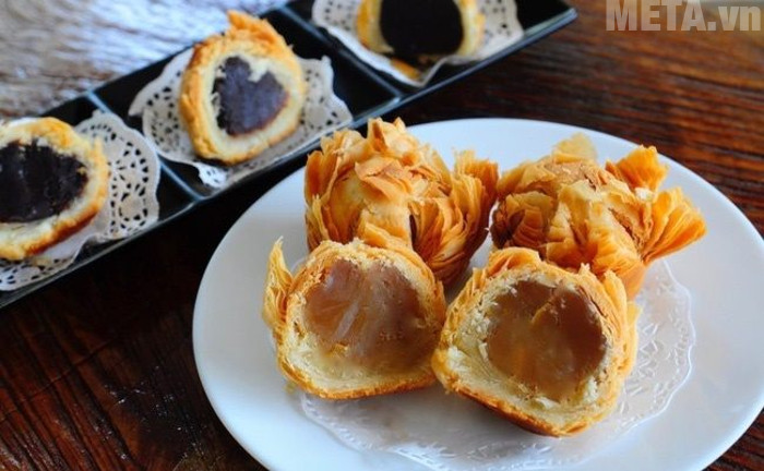 Bánh trung thu rán có vị thơm ngon và vị hấp dẫn không kém bánh trung thu nướng
