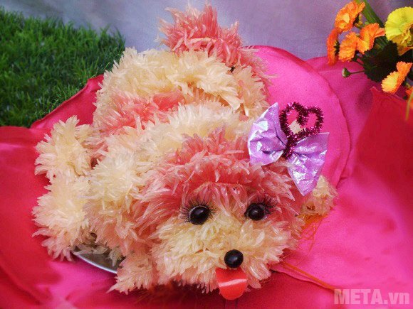 Cuối cùng trang trí thêm mắt, mũi và lưỡi cho chú cún Cuối cùng trang trí thêm mắt, mũi và lưỡi cho chú cún