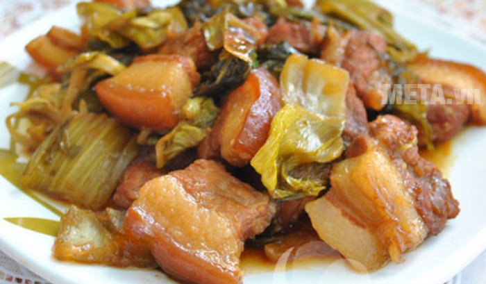 Món thịt ba chỉ kho dưa sẽ hấp dẫn như này đây