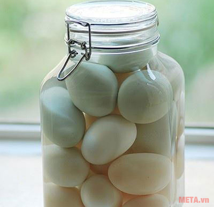 Ngâm trứng trong khoảng 1 tháng