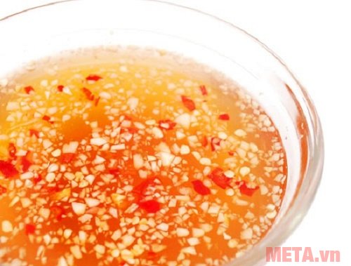 Pha nước chấm chua chua ngọt ngọt để chấm bánh xèo Pha nước chấm chua chua ngọt ngọt để chấm bánh xèo