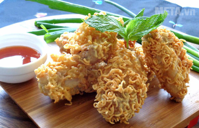 Khoai tây chiên bọc mì tôm sẽ là món ăn vô cùng hấp dẫn