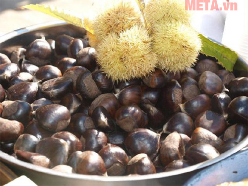 Để món hạt dẻ được ngon bước chọn hạt dẻ rất quan trọng Để món hạt dẻ được ngon bước chọn hạt dẻ rất quan trọng