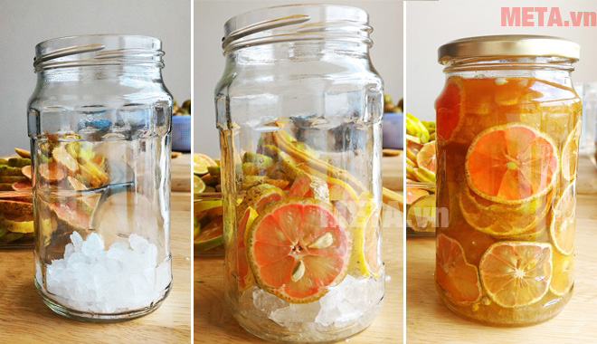 Cho một lớp đường phèn mỏng xuống dưới cùng của bình thủy tinh