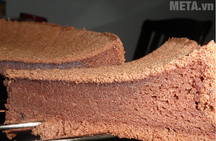 Không có điều gì tồi tệ hơn chiếc bánh bị chai cứng và không đông xốp sau khi bạn nướng