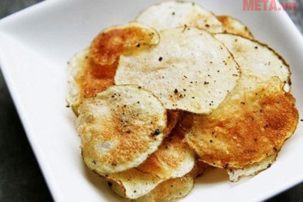 Món snack khoai tây được làm đơn giản với lò vi sóng Món snack khoai tây được làm đơn giản với lò vi sóng