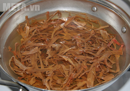 Xé măng khô nhỏ ra Xé măng khô nhỏ ra