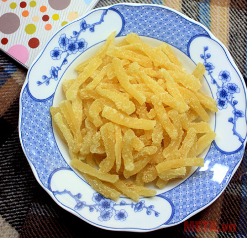 Thật đặc biệt mứt củ cải khi sên sẽ có màu ngả vàng