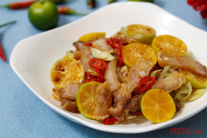 Thịt ba chỉ lắc quất