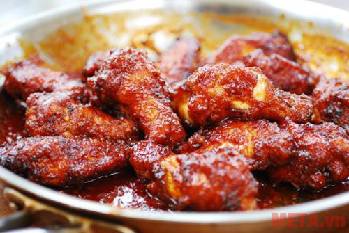 Đun gà với sốt đã chuẩn bị Đun gà với sốt đã chuẩn bị