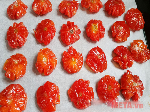 Mứt sau khi sên bạn đem phơi nắng từ 2 - 3 ngày Mứt sau khi sên bạn đem phơi nắng từ 2 - 3 ngày