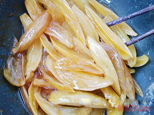 Bạn sên đến khi thấy miếng xoài trong như ngọc là được