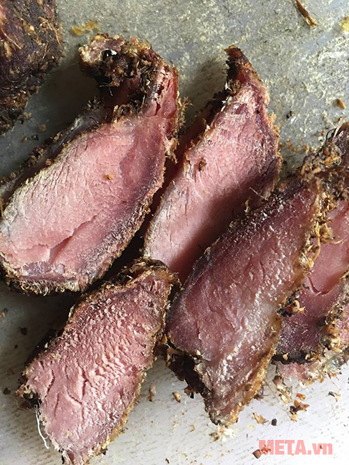 Nhìn món thịt lợn gác bếp hấp dẫn quá, làm thôi các bạn ơi! Nhìn món thịt lợn gác bếp hấp dẫn quá, làm thôi các bạn ơi!