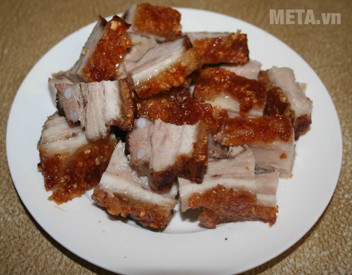 Thịt heo quay giòn bì Thịt heo quay giòn bì