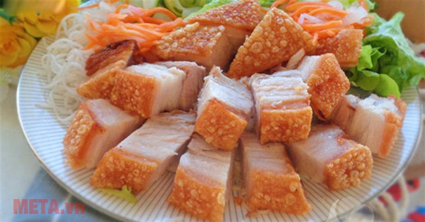 Thịt quay giòn giòn bằng lò nướng tại nhà