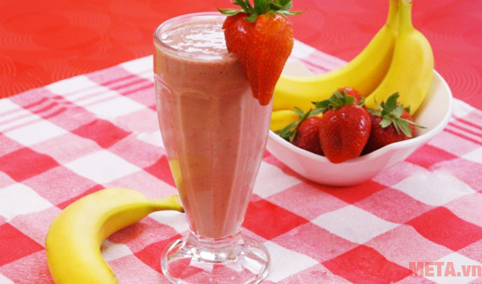 Sinh tố chuối dâu