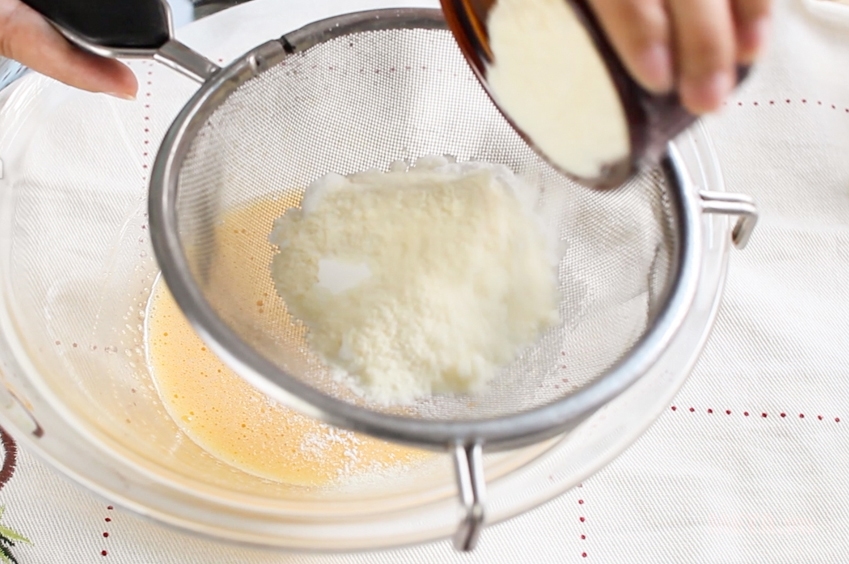 Rây bột Cách làm bánh trung thu nhân đậu xanh bằng nồi cơm điện