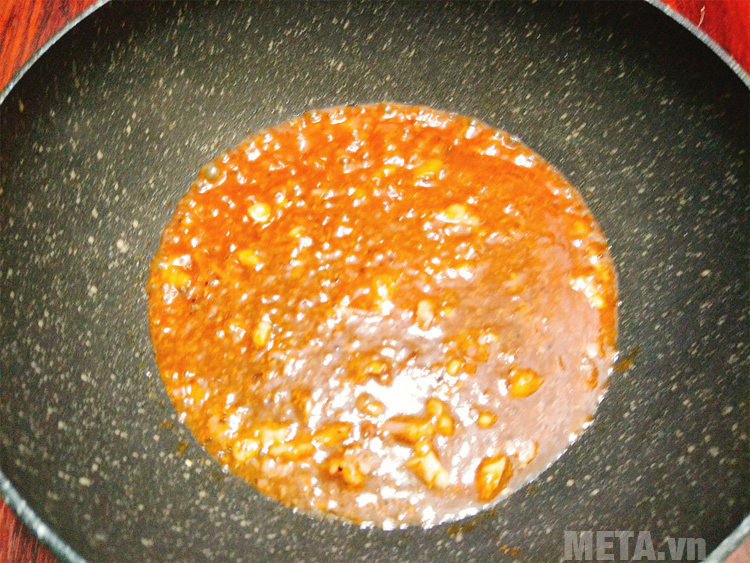 Đun sôi nước sốt