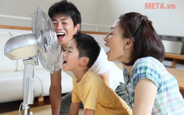 Dùng quạt điện có an toàn cho trẻ nhỏ hay không? Dùng quạt điện có an toàn cho trẻ nhỏ hay không?