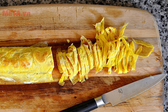 Trứng thái thành sợi nhỏ