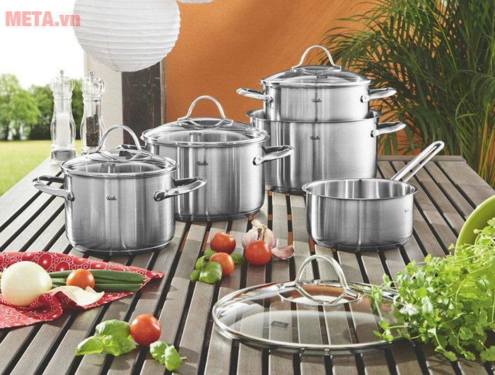 Bộ nồi có giá thành và mẫu mã rất đa dạng cho phụ nữ