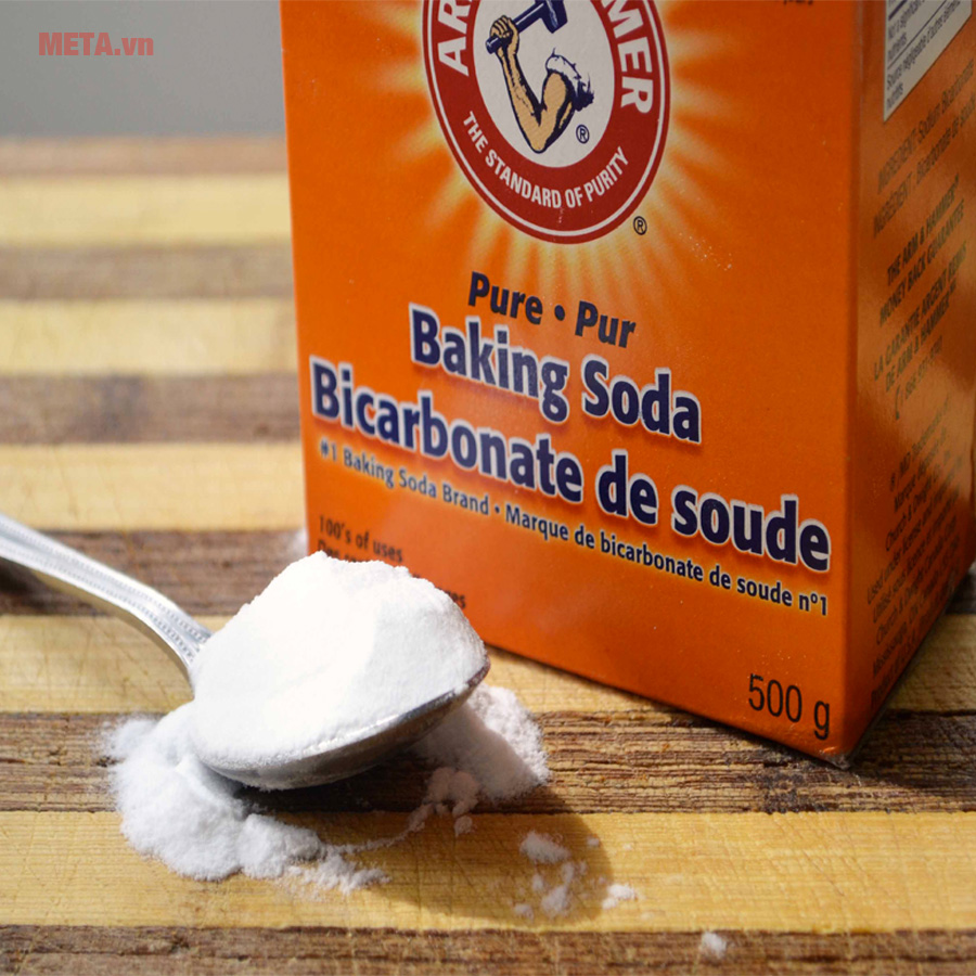 Sử dụng baking soda cũng rất hiệu quả trong việc tẩy vết cháy nồi