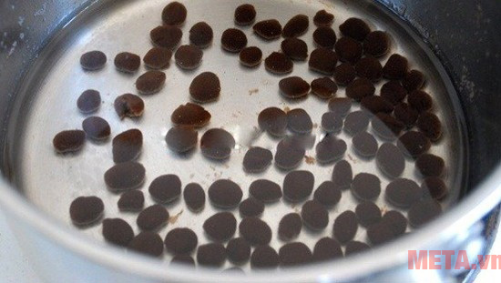 Cách làm sữa tươi trân châu đường đen “sốt xình xịch” Đun sối chân trâu