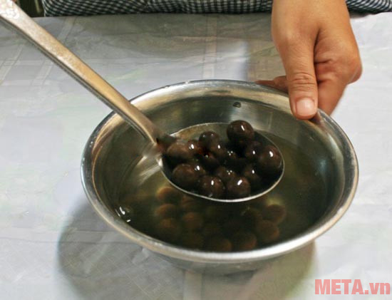 Cách làm sữa tươi trân châu đường đen “sốt xình xịch” Ngâm trân châu