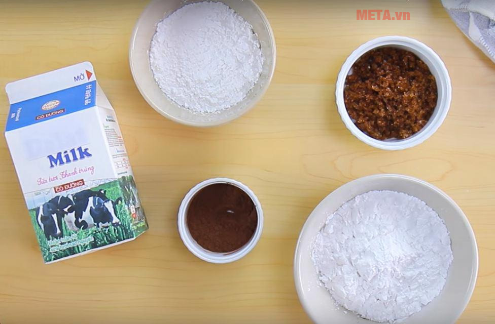 Cách làm sữa tươi trân châu đường đen “sốt xình xịch” Nguyên liệu