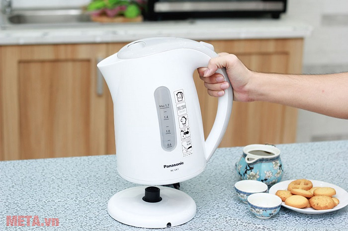 bình đun siêu tốc, hay ấm siêu tốc là đồ gia dụng không thể thiếu của mọi gia đình