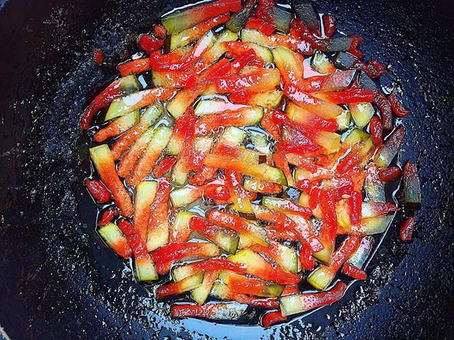 Trộn đường ướp dưa