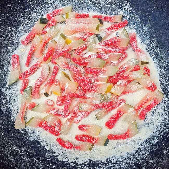 Thêm nước đường và sên tiếp trong lửa nhỏ