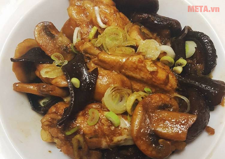 3 món ăn mùa đông "đưa cơm" dễ làm không thể bỏ qua Múc gà ra đĩa