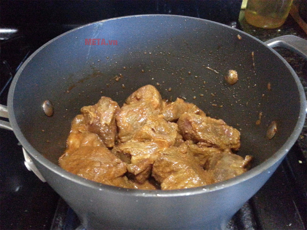 3 món ăn mùa đông "đưa cơm" dễ làm không thể bỏ qua Cho thịt bò vào chảo