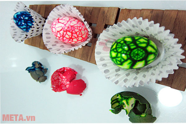 Luộc trứng co hình họa tiết Luộc trứng co hình họa tiết