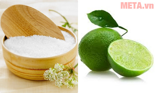 Cách vệ sinh thông minh giúp bồn rửa bát nhà bạn luôn sáng bóng Kết hợp muối và chanh