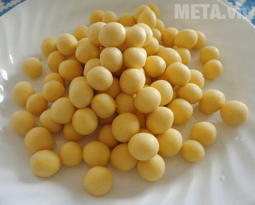 Nặn thành từng viên tròn 