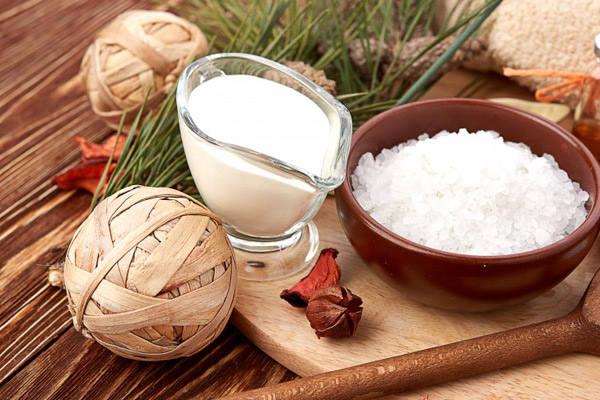 tẩy tế bào chết với dầu dừa và muối biển tẩy tế bào chết với dầu dừa và muối biển